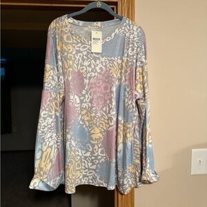 Nwt 2x long sleeve top
